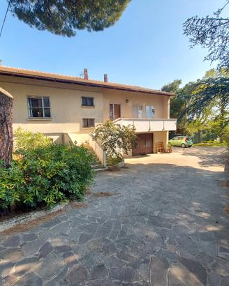 Villa con parco anche genitori e figli