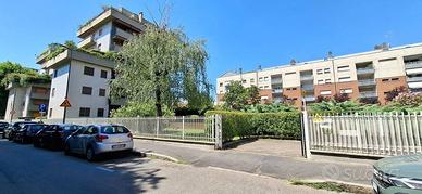 Box / Garage di 12 m² a Milano