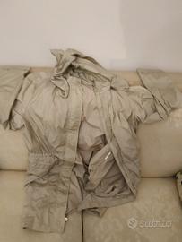 Impermeabile con cappuccio 