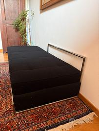 Divano Chaise longue “Day Bed” di Eileen Gray