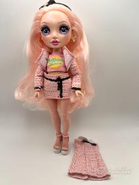 Rainbow High rosa Bella Parker bambola