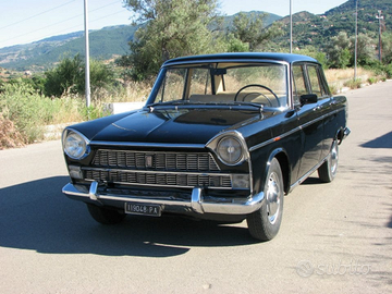 Auto d'epoca fiat 2100