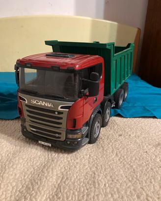 Camion Bruder