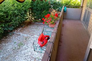 Appartamento 5 vani con giardino