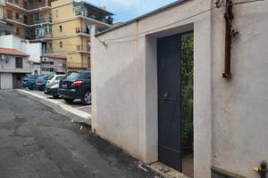 Al centro indipendente