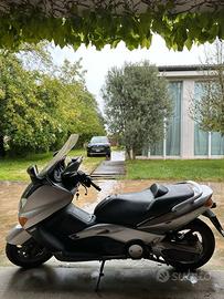 Yamaha T Max - 2005