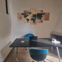 Scrivania, sedie,libreria, quadro
