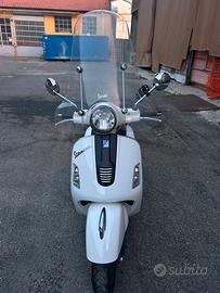 VESPA 300 GTS SUPER