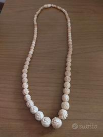 Collana africana intagliata a mano