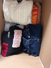 Stock di 23 maglioni/felpe da donna