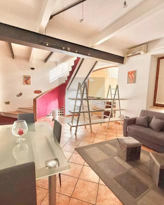 VILLETTA SEMI INDIPENDENTE CON BOX