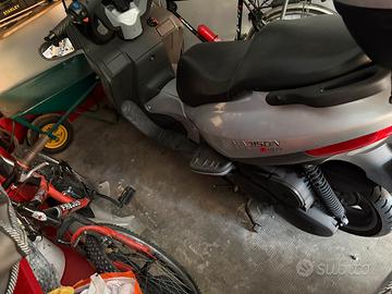 Scooter madison già assicurato e bollo