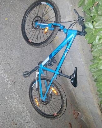 Mountain Bike B'Twin – blu - seminuova - Cube
