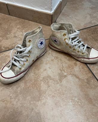 Converse glitter
