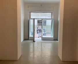 NEGOZIO A MILANO