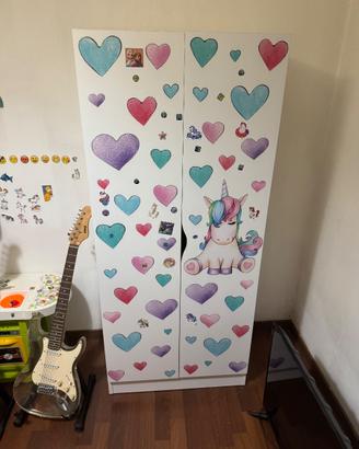 Armadio e lettino da bambina