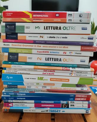 Libri scolastici 2° e 3° media Cambridge 