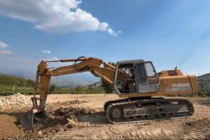 Escavatore fiat hitachi 200
