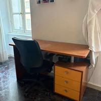 Scrivania Legno e Arancione