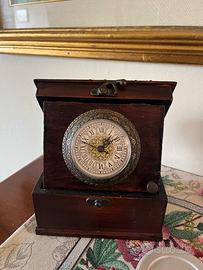 Antico orologio da tavolo