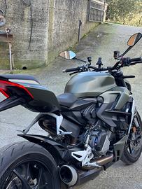 Ducati Streetfighter V2 2024
