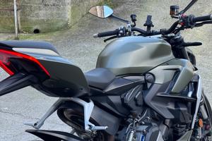 Ducati Streetfighter V2 2024