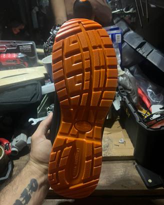 scarpe nuove antinfortunistiche