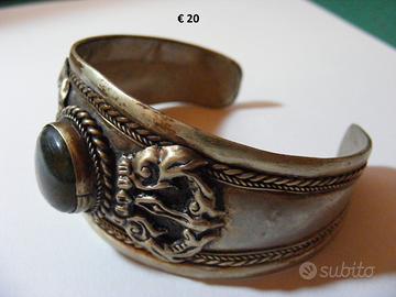 Bracciale e anelli