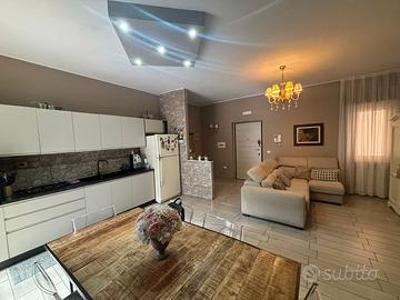 Appartamento ristrutturato - zona villa