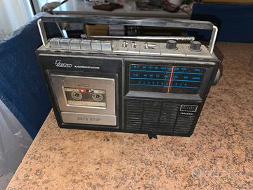 Radio vintage funzionante in fm e am cassetta