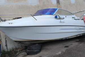 Solo scafo sessa islamorada 19 poss di motore