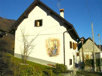 CASA INDIPENDENTE CON AMPIO GIARDINO NEL BORGO ...