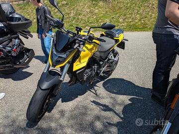 Honda CB750 Hornet 2023 - Sport Pack + Mivv (8.300