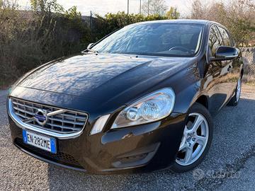 Volvo V60 D3 Momentum