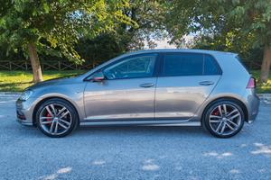 Volkswagen Golf 1.6 TDI 110 CV 5p. Executive R-Lin