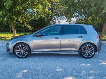 Volkswagen Golf 1.6 TDI 110 CV 5p. Executive R-Lin