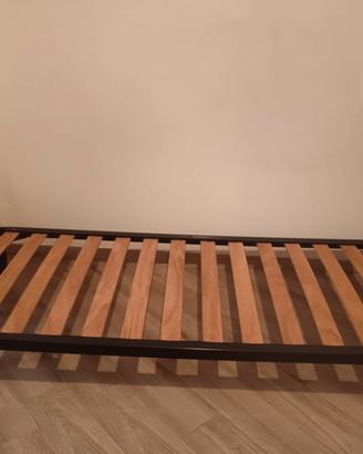 rete singola bassa con doghe in legno 