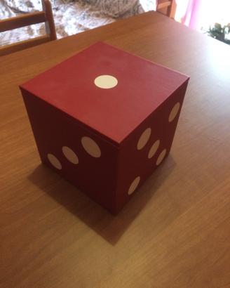 Dado apribile contenente 7 giochi