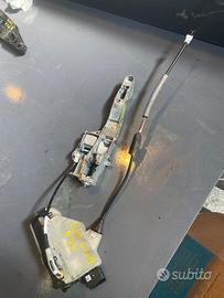 Serratura porta anteriore dx Peugeot 208