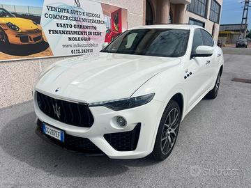 MASERATI Levante 330 CV MHEV AWD GT TETTO 21 IVA E