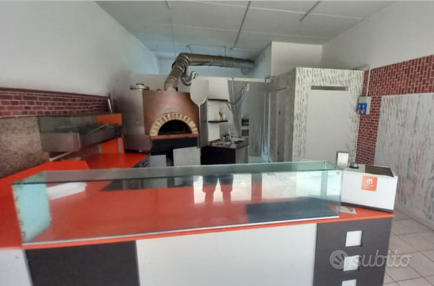 Pizzeria da asporto 50mq a Padova forno a legna