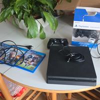 Ps4 Slim, con 2 controller e 3 giochi 