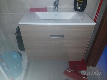 Mobile da bagno sospeso