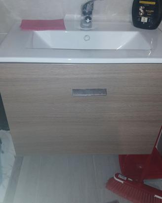 Mobile da bagno sospeso