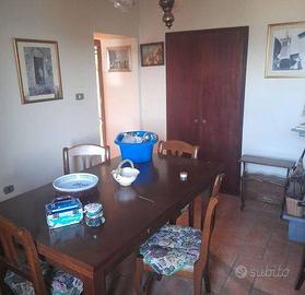 Rustico / Casale di 100 m² con più di 5 locali e b