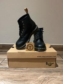 Dr. Martens Vegan 101