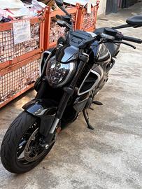Ducati DIAVEL V4
