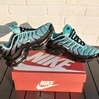 Nike air max plus TN nuove, nero e verde acqua .