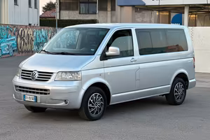 Volkswagen Transporter 2.5 TDI 131CV PC Kombi 9 po
