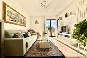 Trilocale con posto auto a Marina di Massa